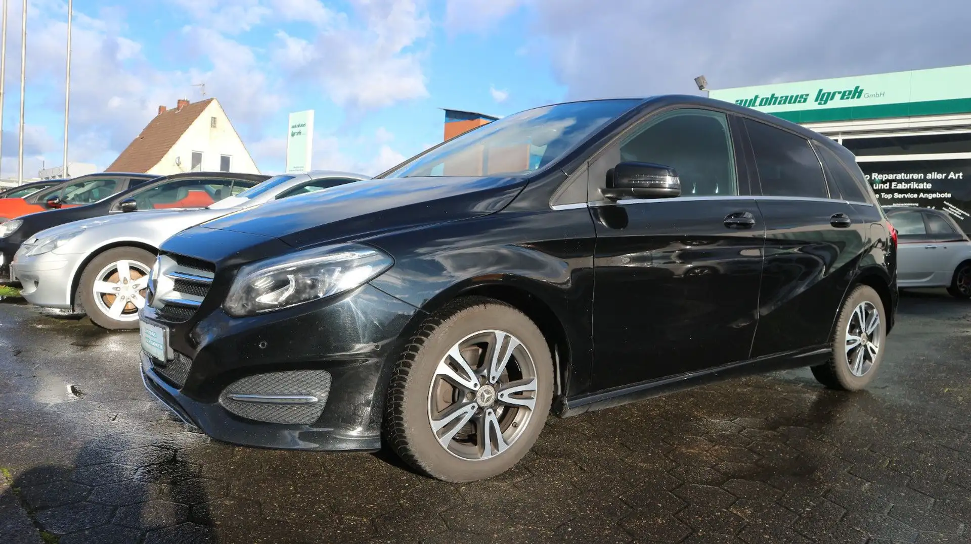 Mercedes-Benz B 200 BlueEfficiency Schwarz - 1