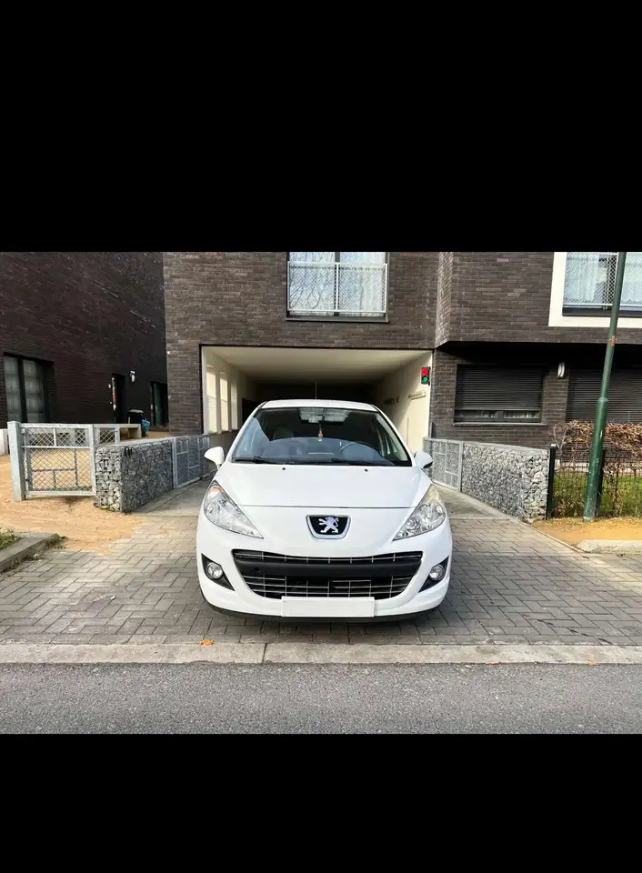 Peugeot 207 1.4e 90ch Premium 2-tronic