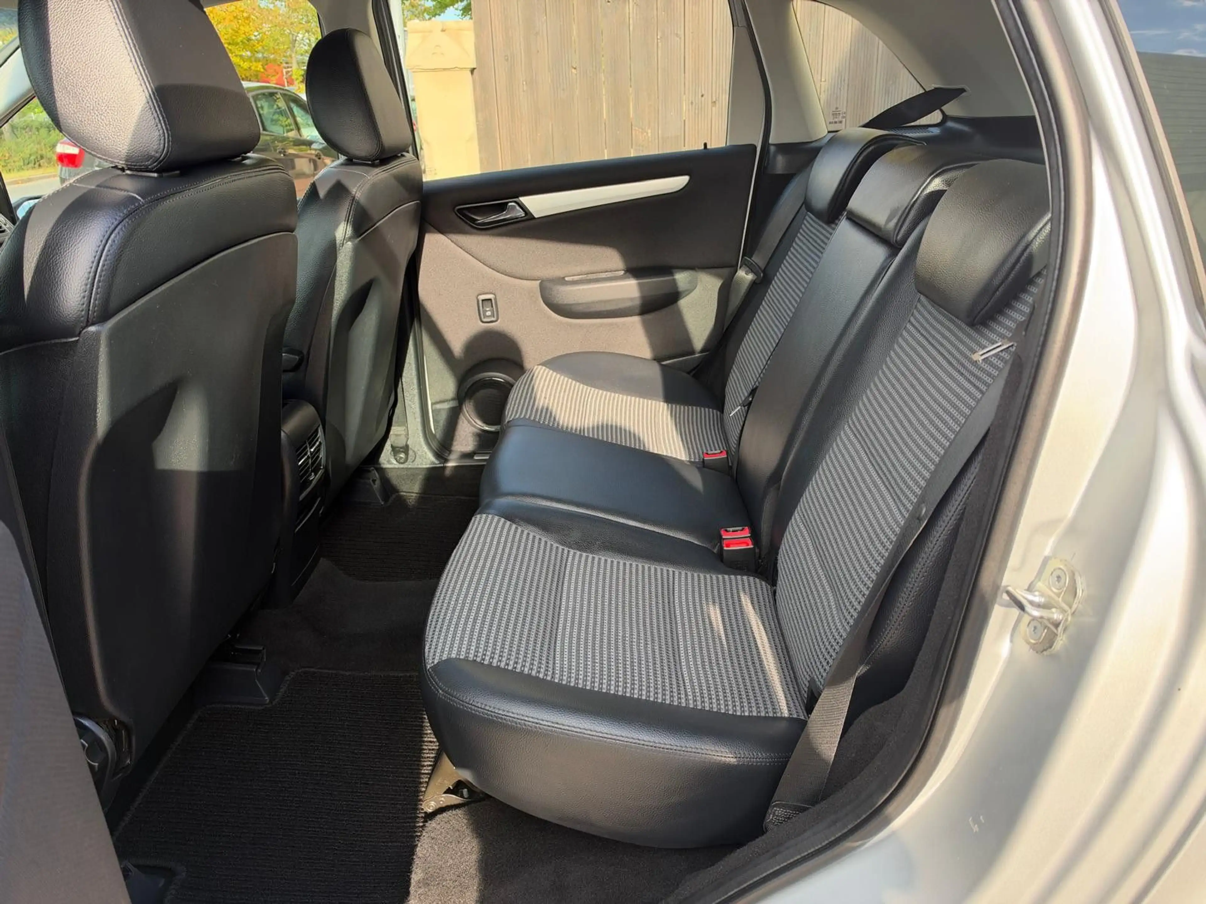 Mercedes-Benz B 200 |Automatik|Xenon|Navi|Alu|TÜV/AU NEU — photo 12