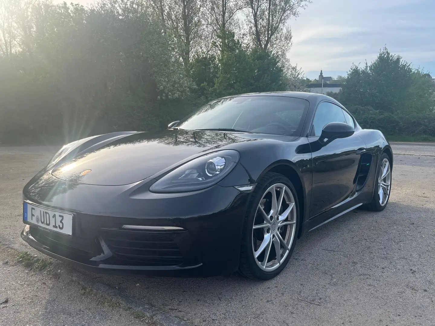 Porsche Cayman 718 Cayman Schwarz - 2