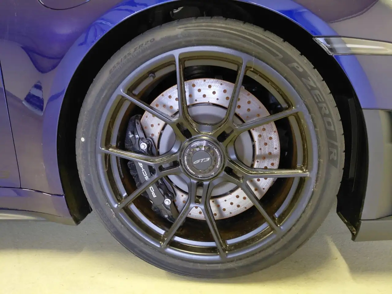 Porsche 992 911 992.2 GT3 Facelift/blau-sw/Mtx/Lift/18W/21 6