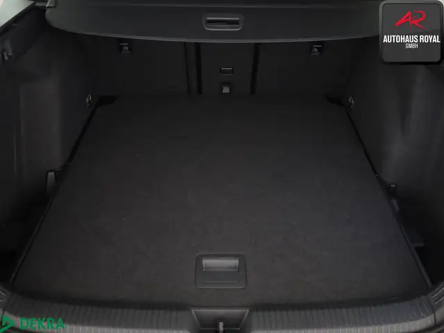 Volkswagen Golf view 13