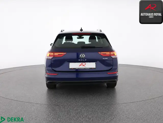 Volkswagen Golf view 4