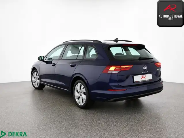 Volkswagen Golf view 3
