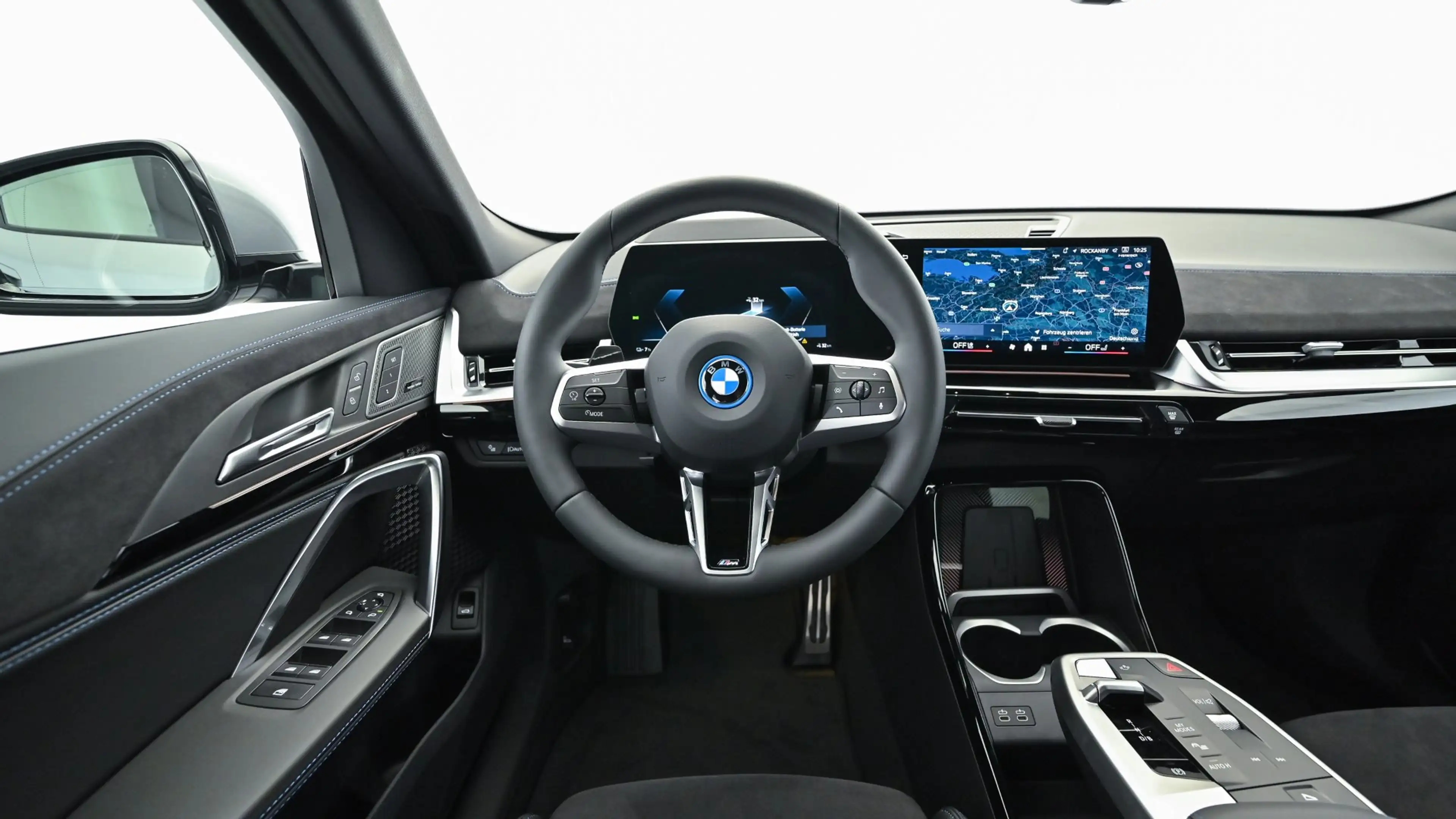 BMW iX2 eDrive20 — photo 7