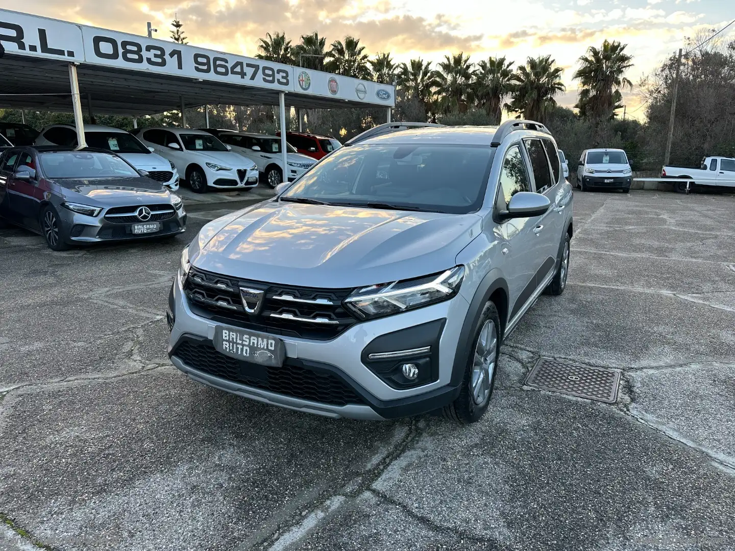 Dacia Jogger 1.0 TCe GPL 100CV 7 posti Extreme Argent - 1