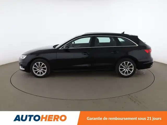 Audi A4 Avant view 3