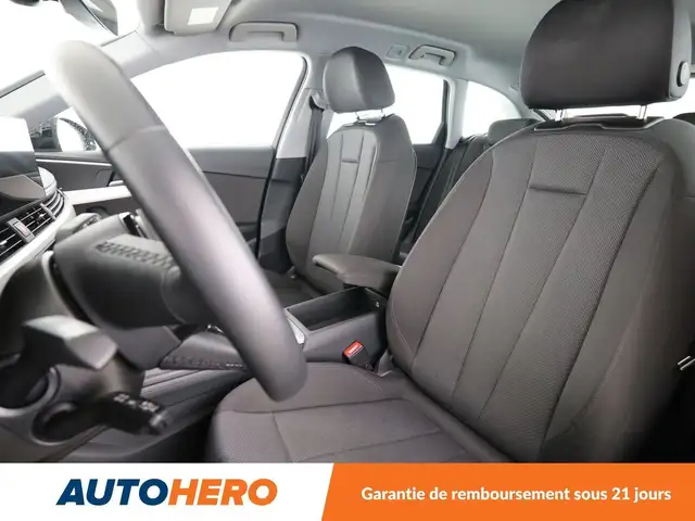 Audi A4 Avant view 10
