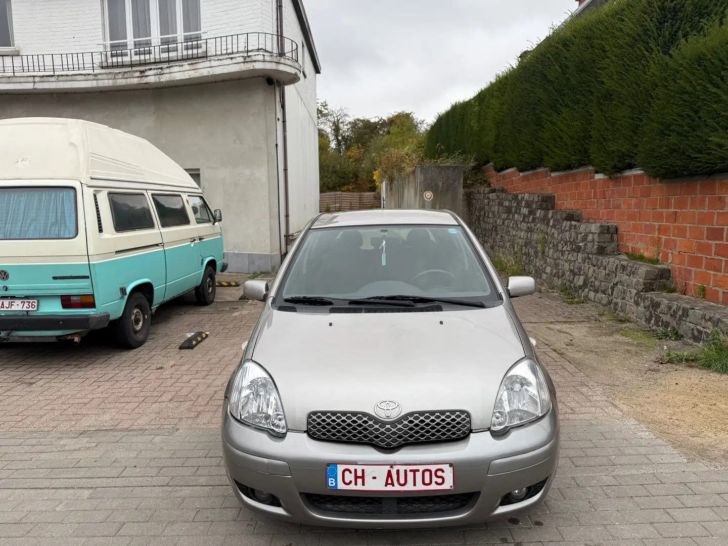 Toyota Yaris 1.3i-BOITE AUTO-PRETE A IMMATRICULÉ-GARANTIE 1A Gris - 2