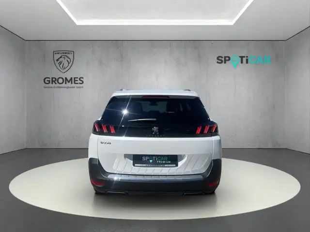 Peugeot 5008 view 4