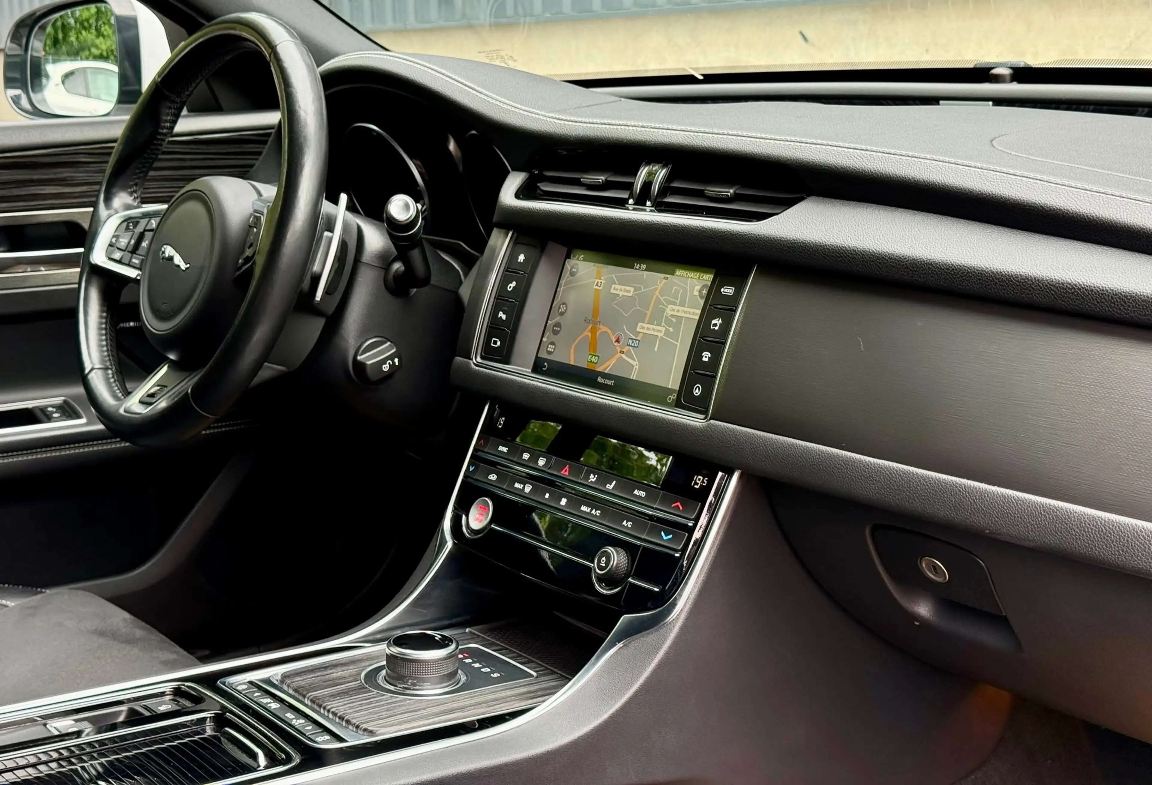 Jaguar XF XF Sportbrake 3.0 D V6 S First Édition Utilitaire — photo 15