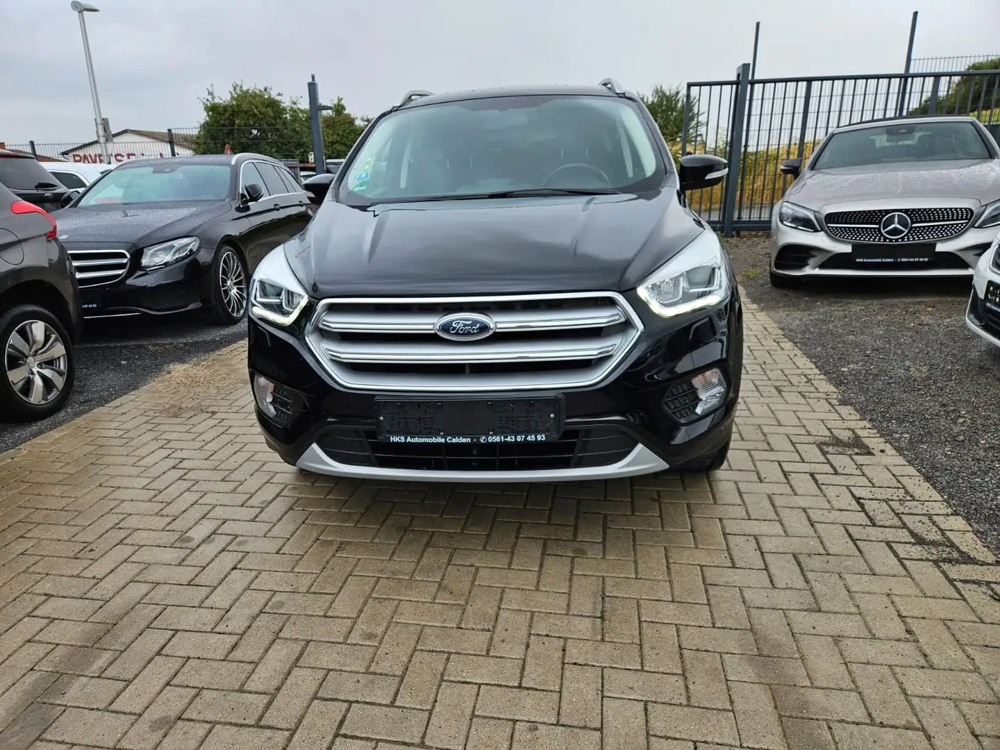 Ford Kuga Cool & Connect Negro - 2
