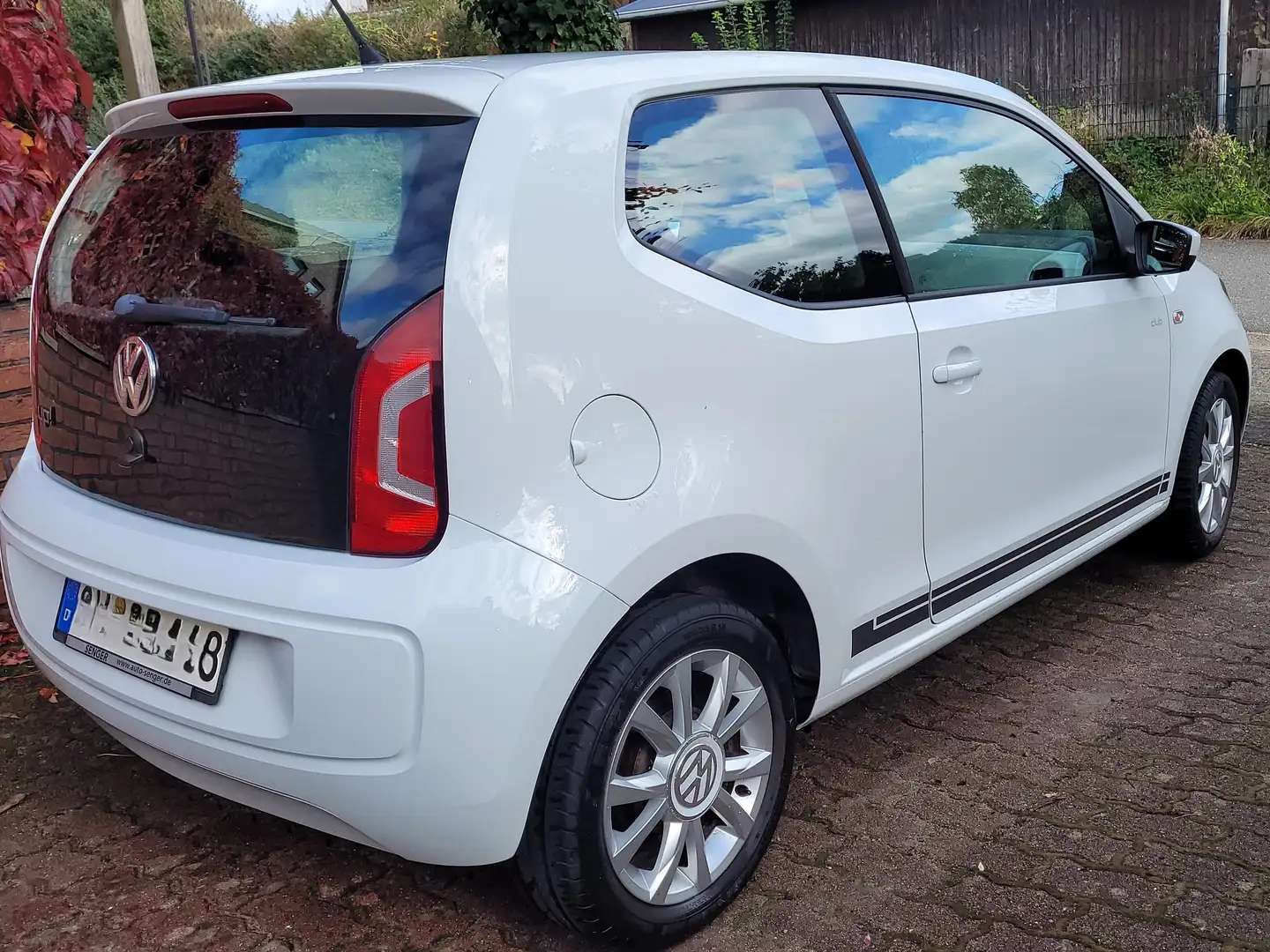 Volkswagen up! club up! Navi-Klima *TÜV + Inspek. NEU * Weiß - 2