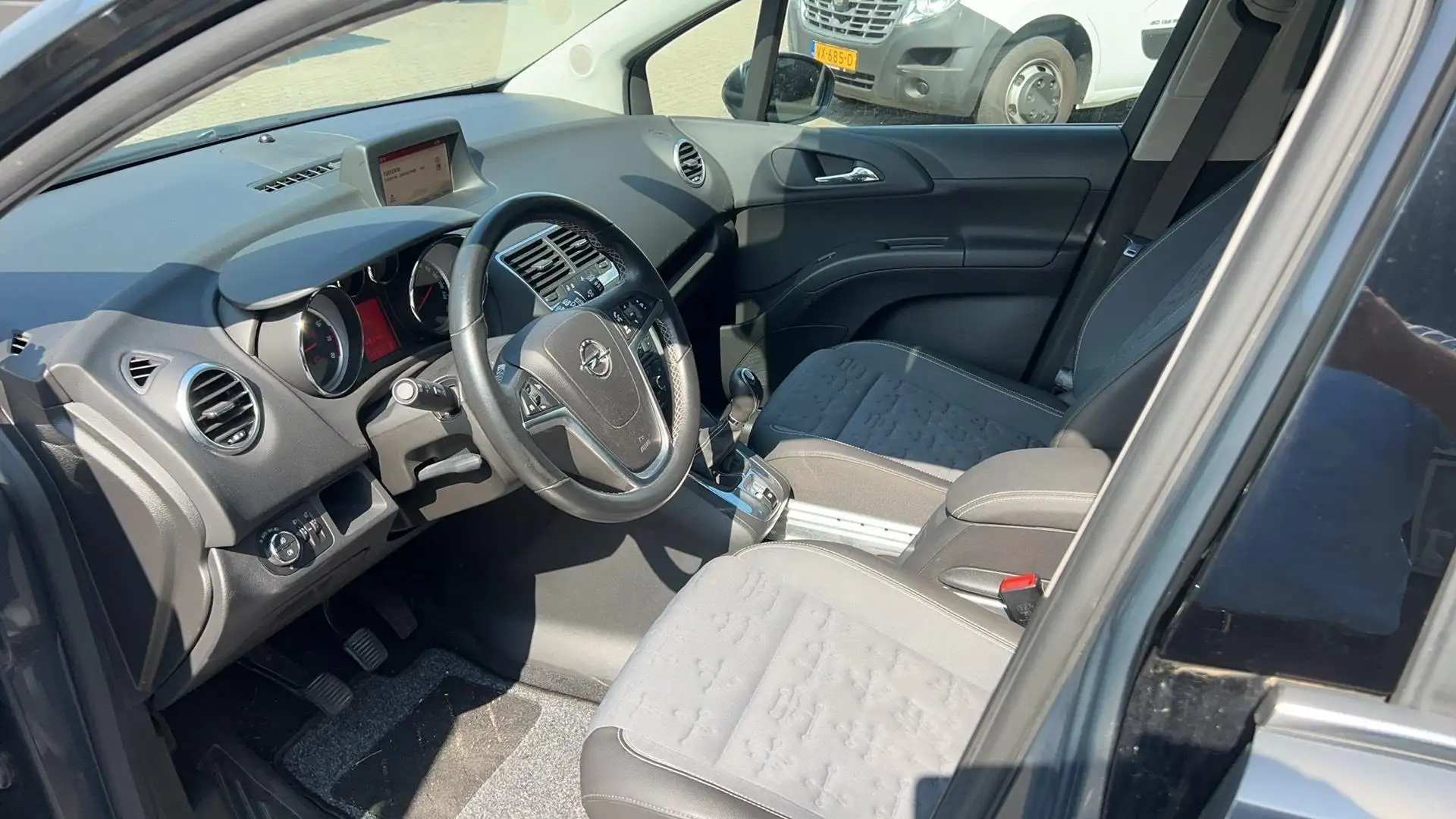 Opel Meriva 1.4 Turbo Blitz LPG Grau - 2