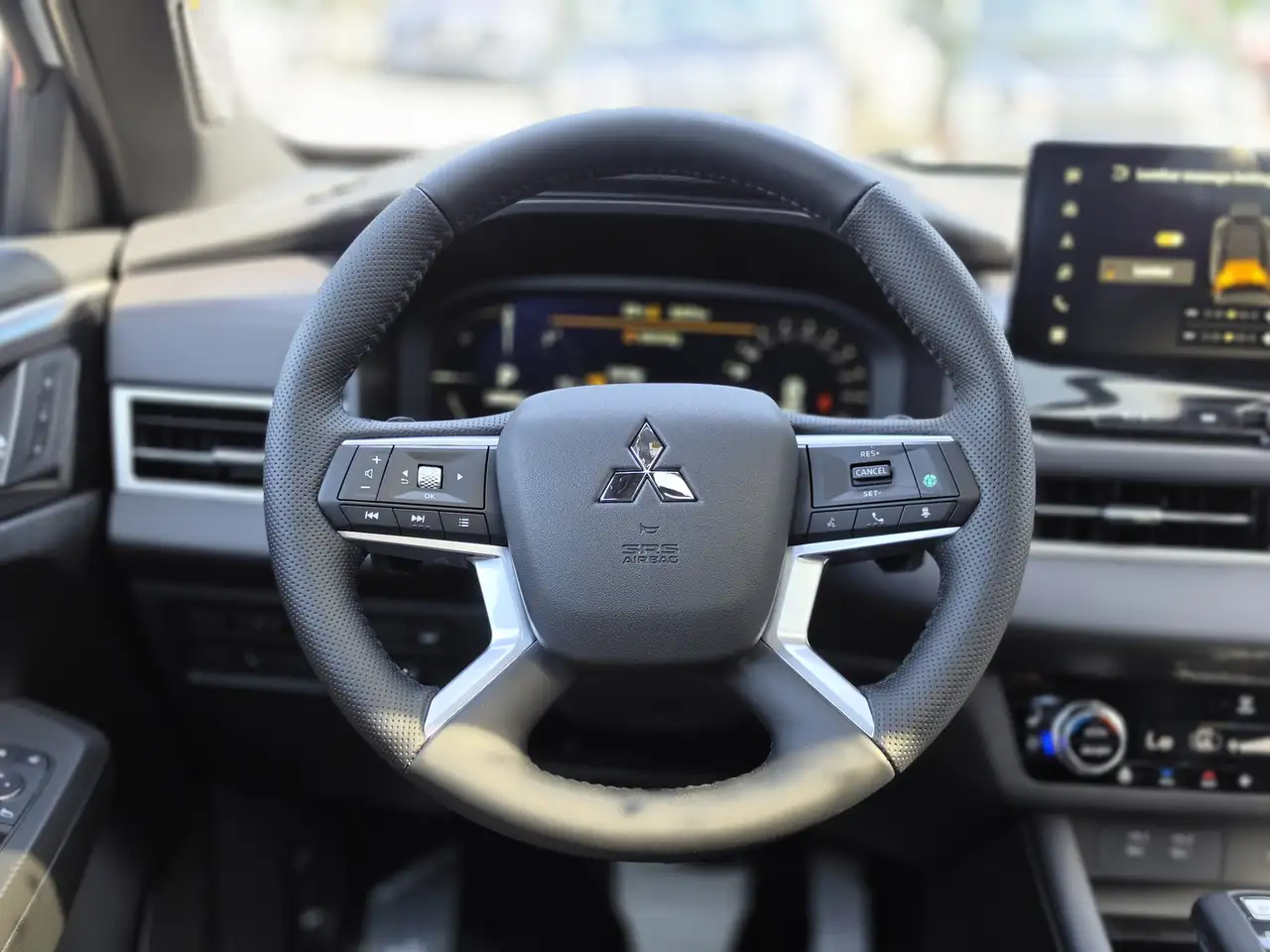 Mitsubishi Outlander снимка Mitsubishi Outlander