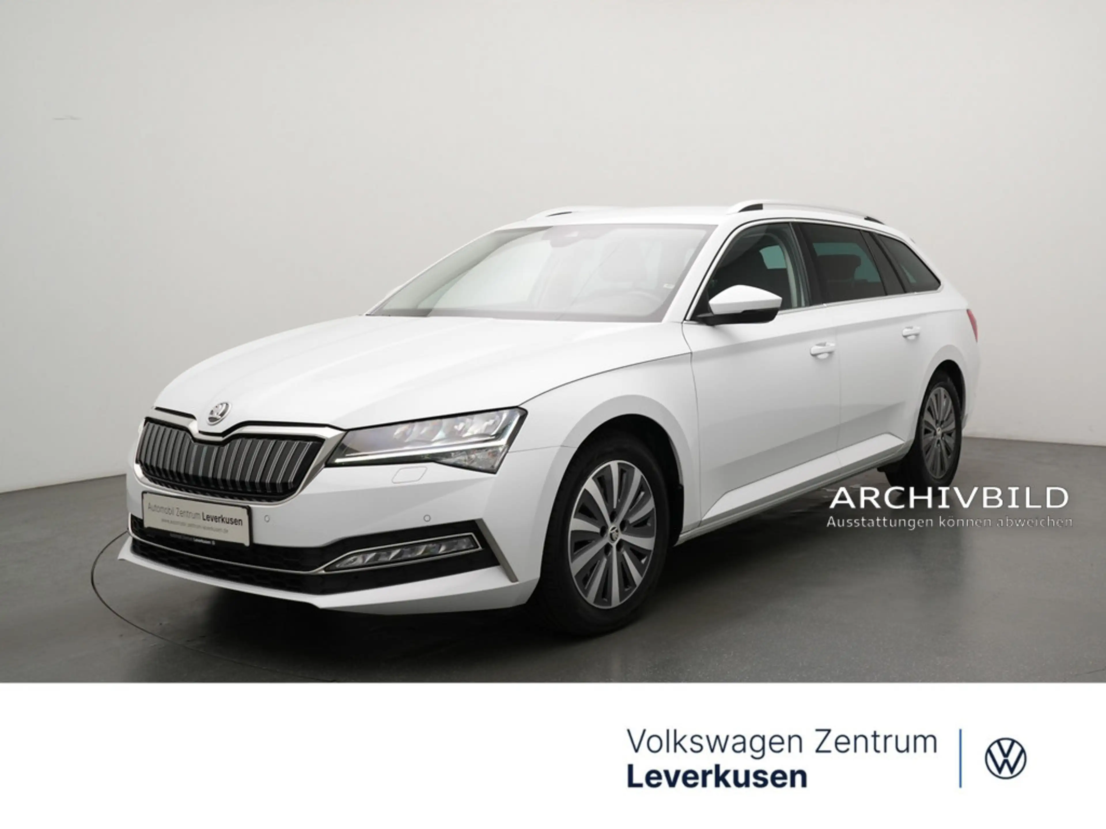 Skoda Superb Combi Sportline iV DSG STANDHZ ACC DCC