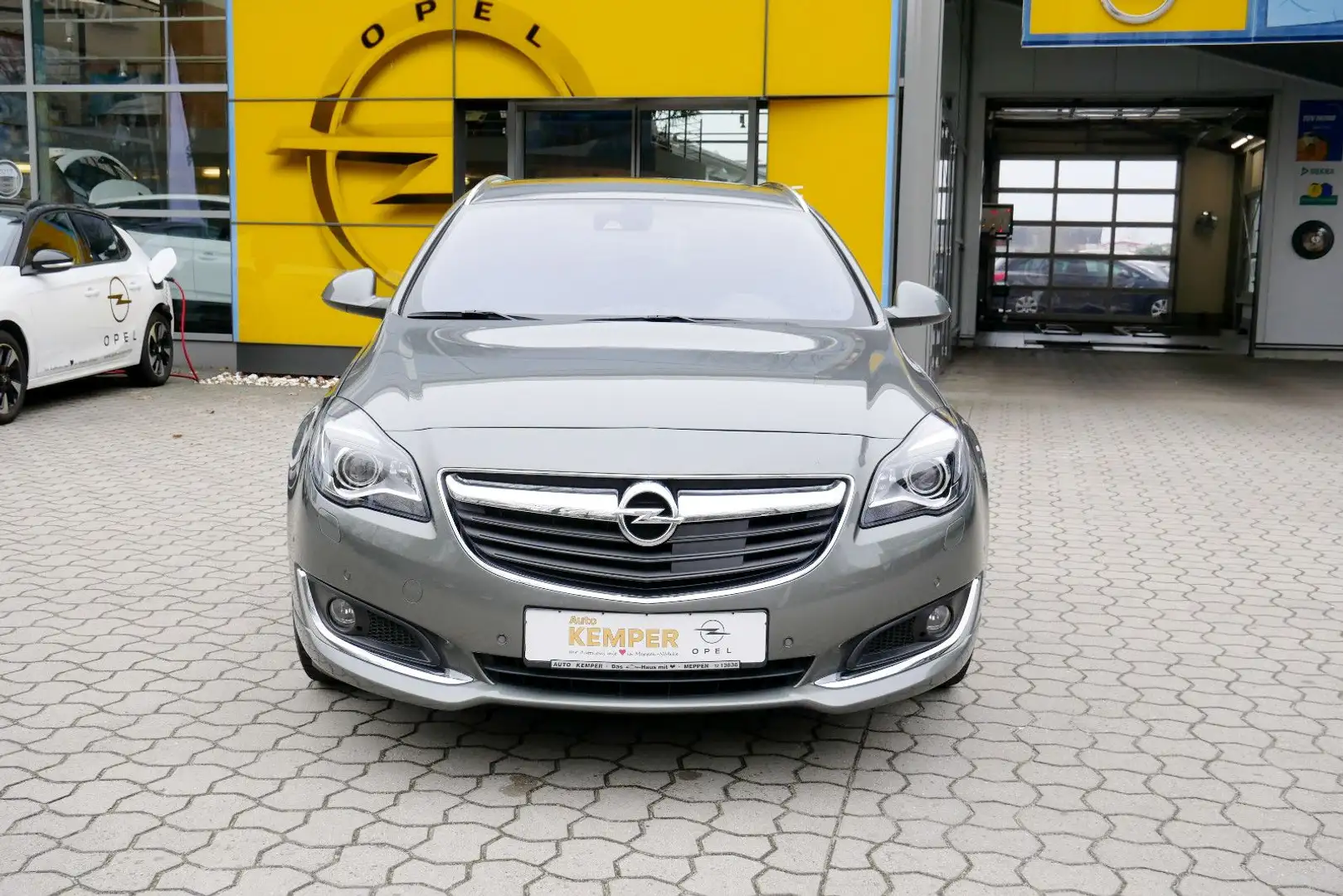 Opel Insignia ST 2.0 Turbo Bus. Innovation *OPC-Line* Gris - 2