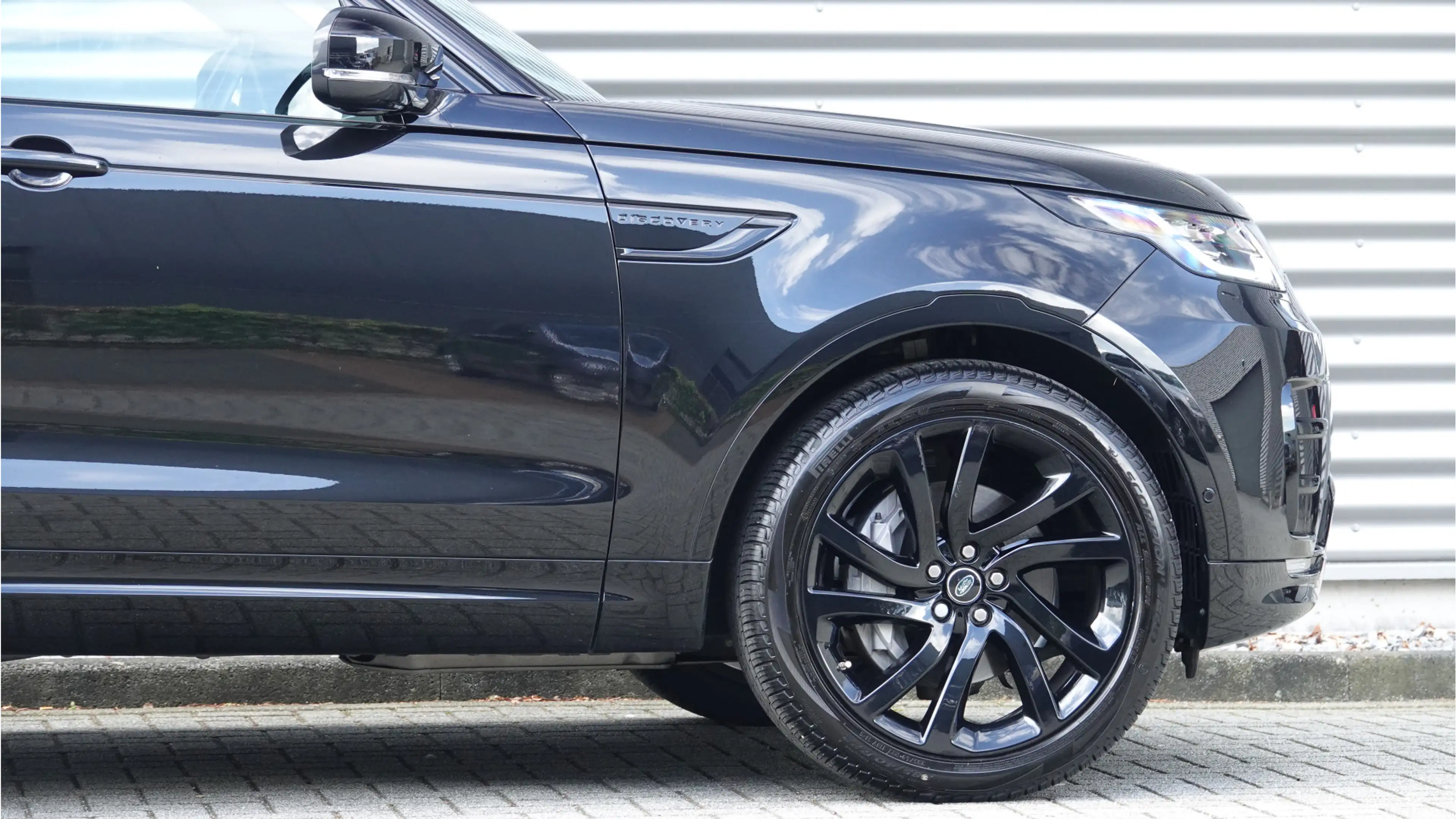 Land Rover Discovery 3.0 Sd6 Landmark Edition 7p. Black Optik | Panoram — photo 28