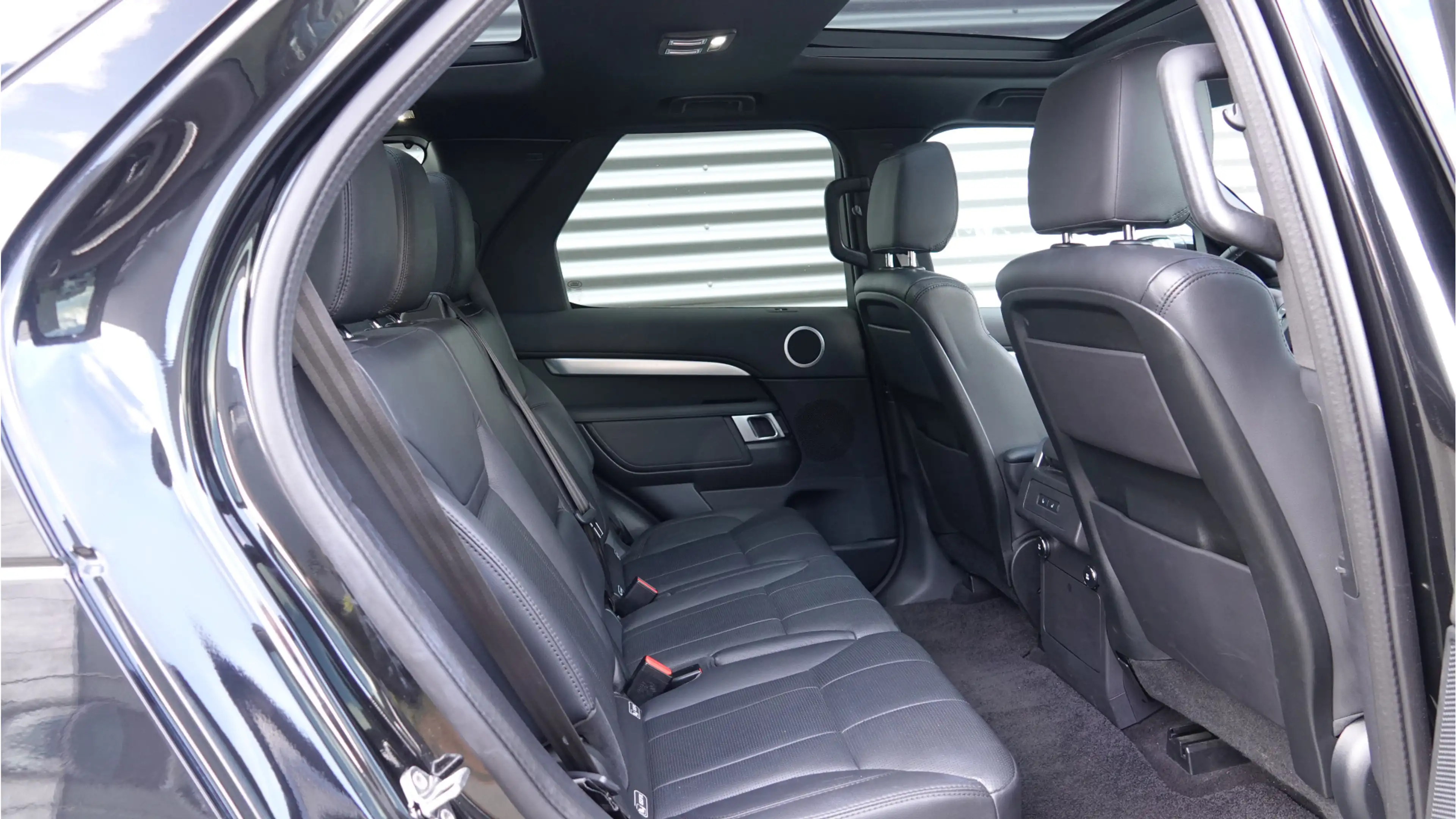 Land Rover Discovery 3.0 Sd6 Landmark Edition 7p. Black Optik | Panoram — photo 10
