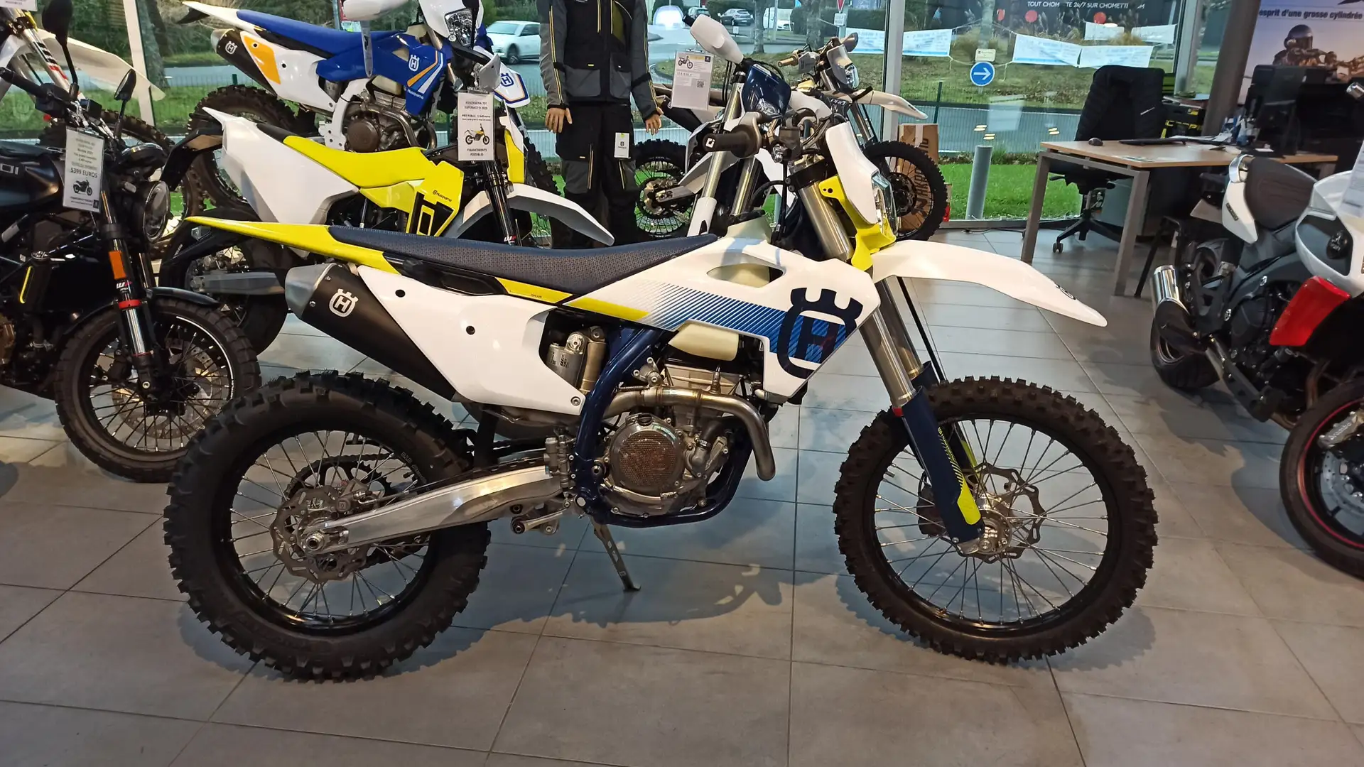 Husqvarna FE 250 Weiß - 1