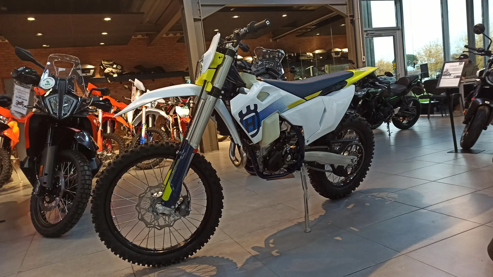 Husqvarna FE 250 Weiß - 2