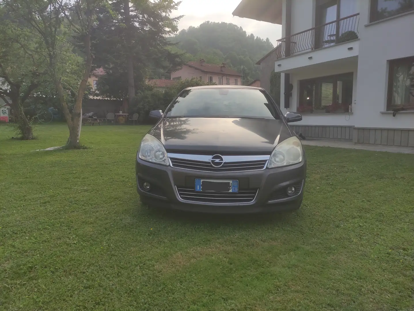 Opel Astra 5p 1.7 cdti Enjoy 110cv Šedá - 2