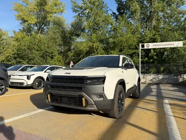Jeep Avenger view 3