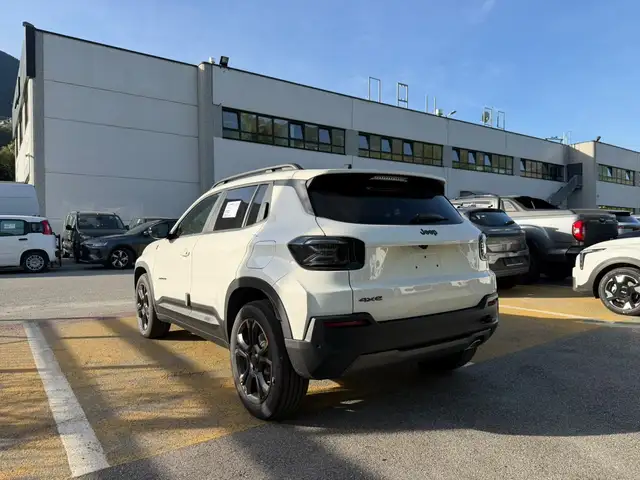 Jeep Avenger view 5