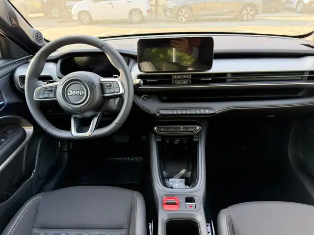Jeep Avenger view 11