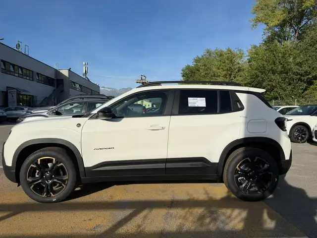 Jeep Avenger view 6