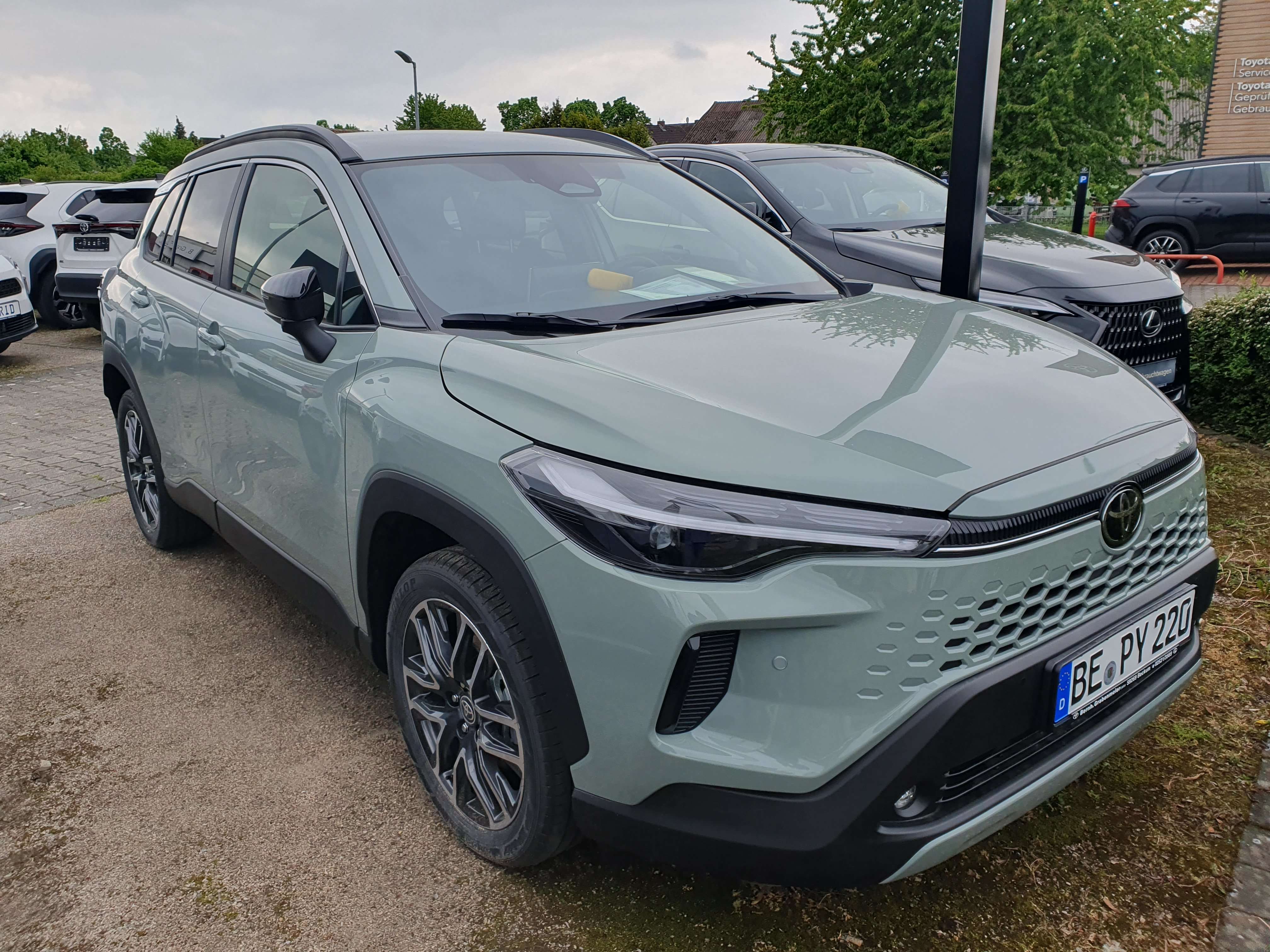 Second hand Toyota Corolla Cross 2.0