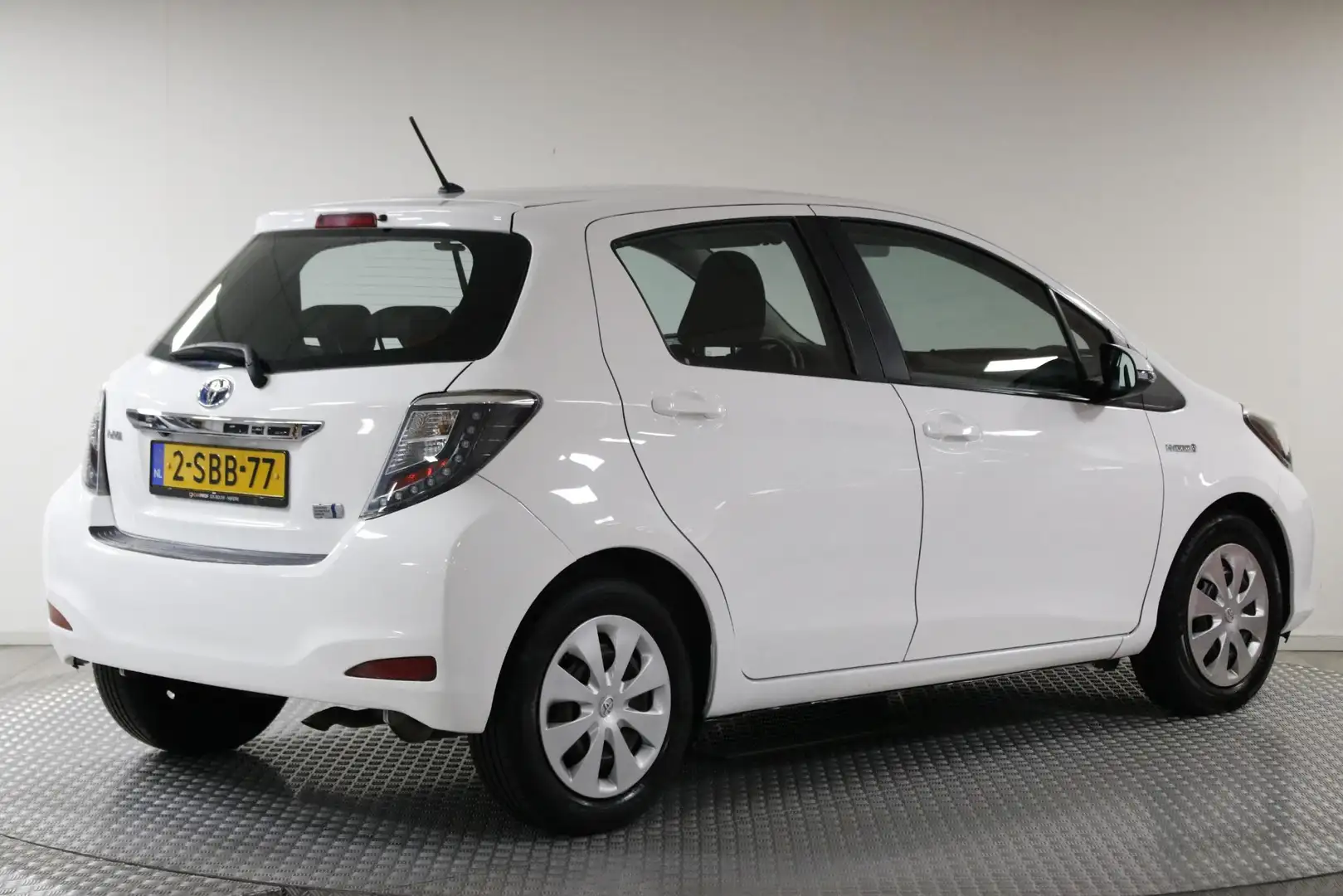 Toyota Yaris 1.5 Full Hybrid Aspiration Clima | Bluetooth | Cam Blanc - 2