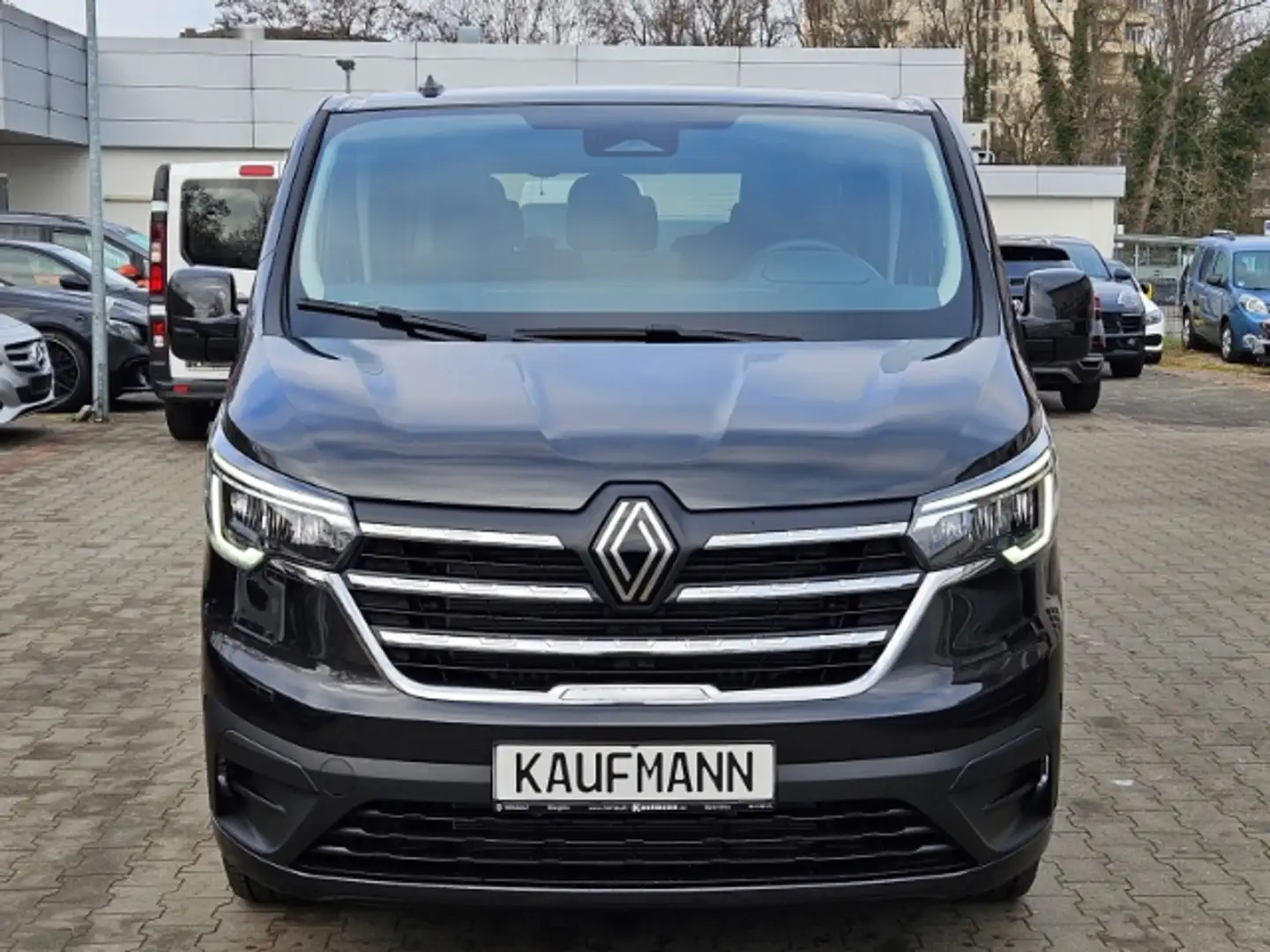 Renault Trafic Combi L2H1 3,0t Evolution 9 Sitzer 2.0 BLUE dCi 11 Schwarz - 2