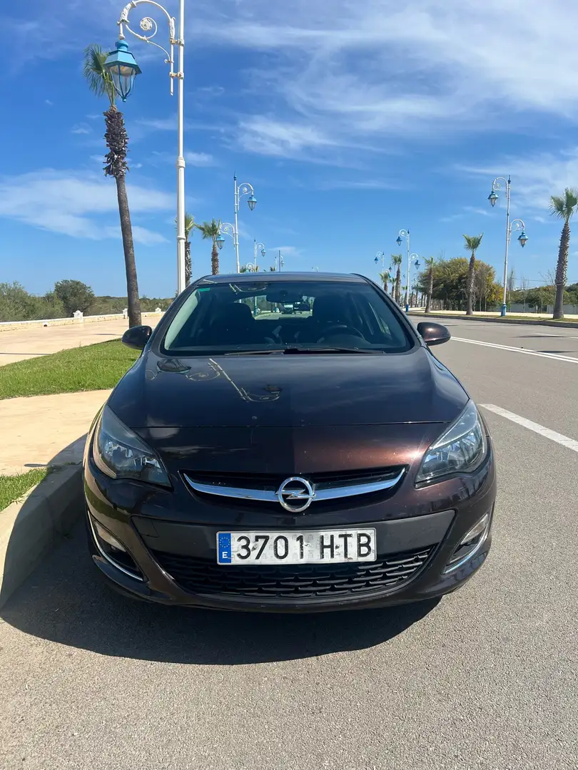 Opel Astra 1.7CDTI Selective Marrón - 1