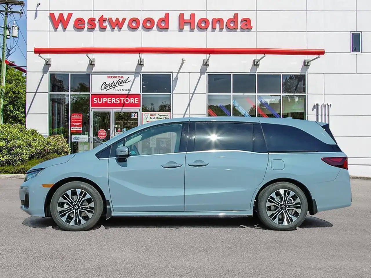 Honda Odyssey снимка Honda Odyssey