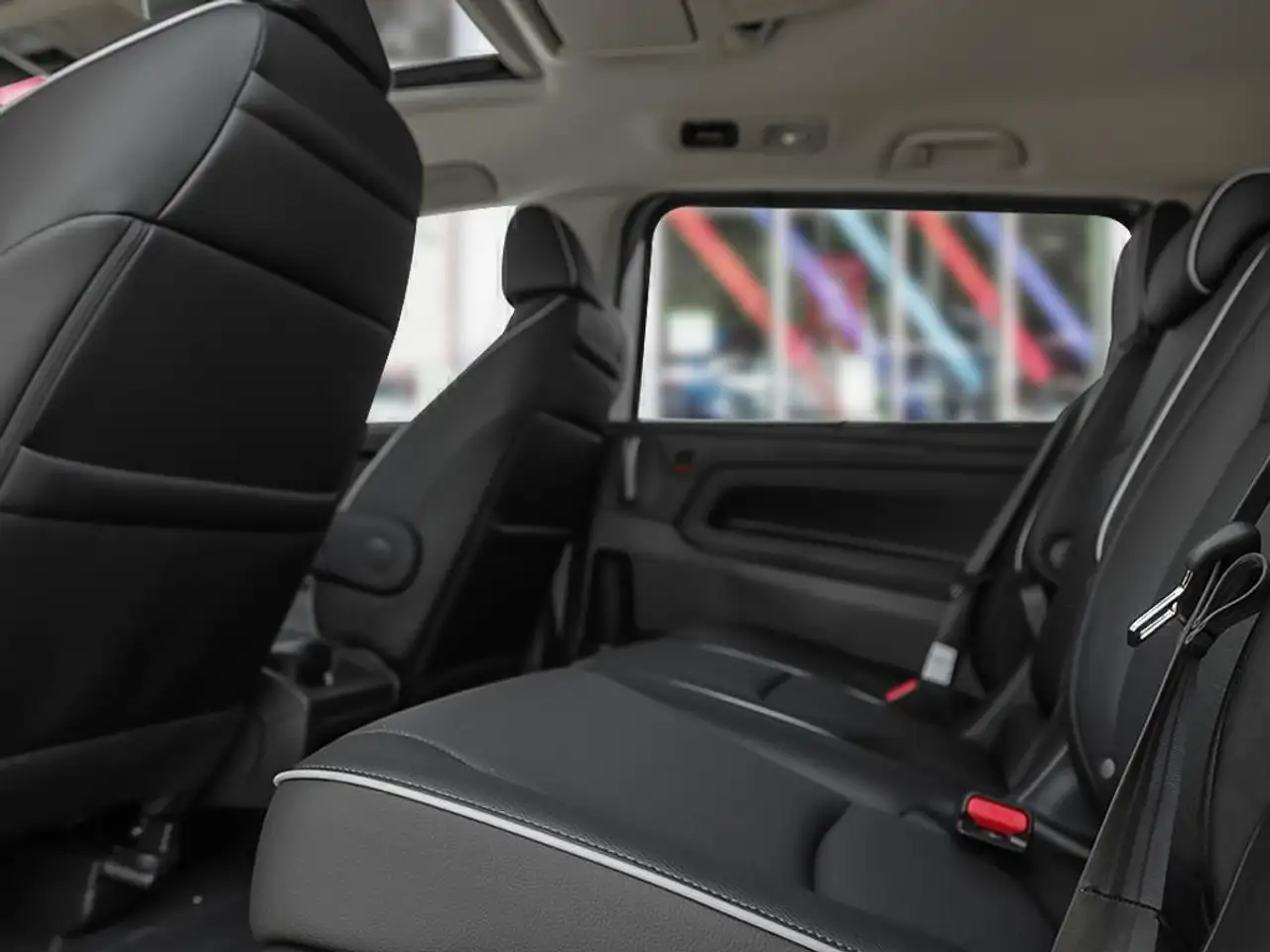 Honda Odyssey снимка Honda Odyssey