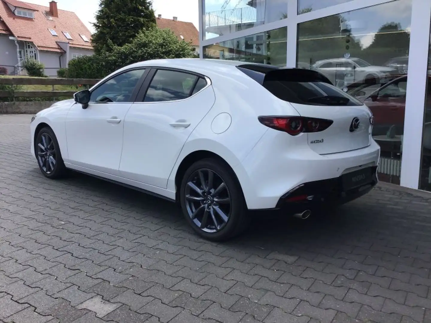Mazda 3 SKYACTIV-G 2.0 M Hybrid e-Skyactiv Weiß - 2