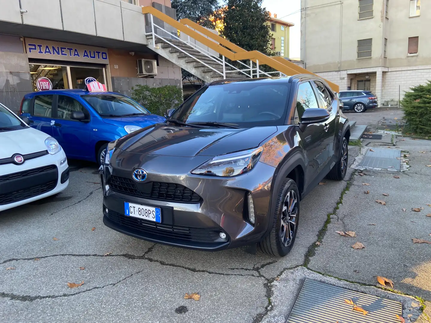 Toyota Yaris YARIS CROSS TREND 1.5 HYBRID E-CVT 116cv Grigio - 2
