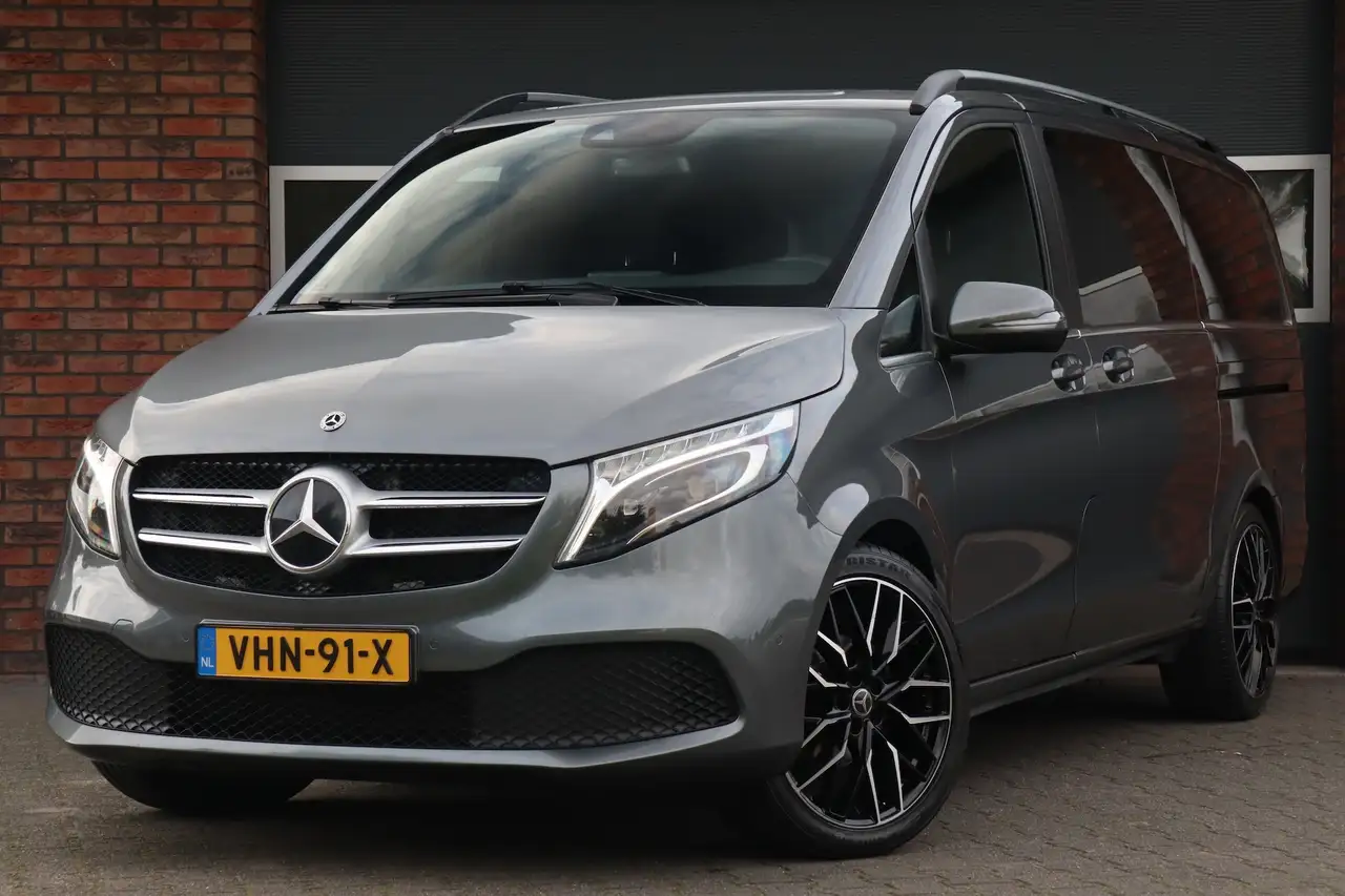 Mercedes-Benz V 220