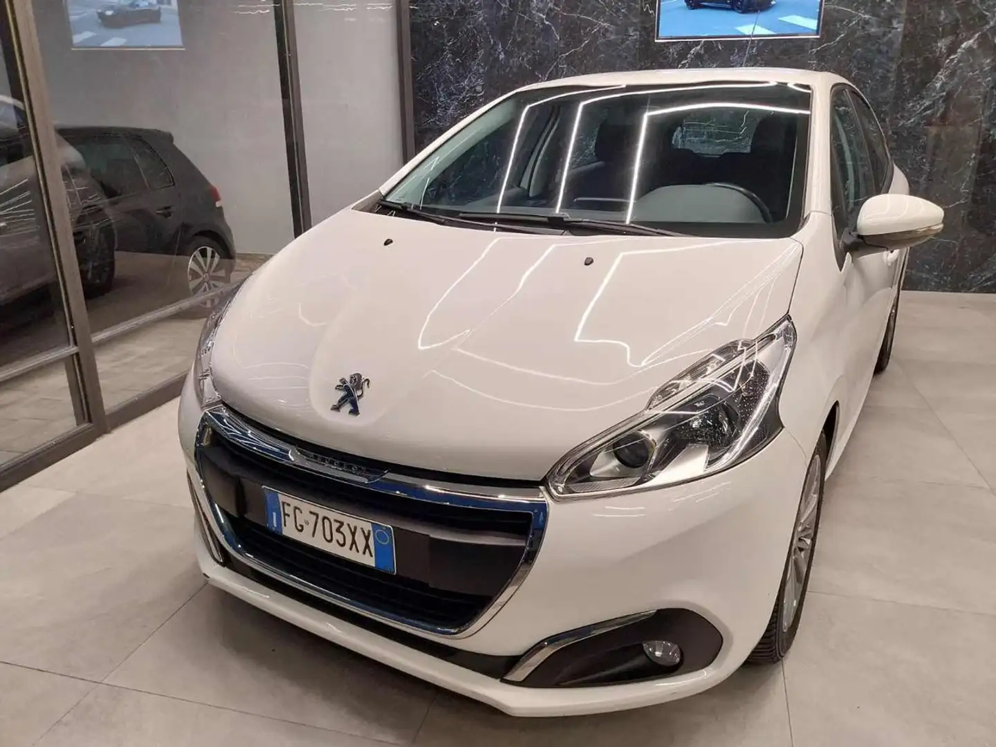 Peugeot 208 1° serie PureTech (Garanzia 12 Mesi) Bianco - 2