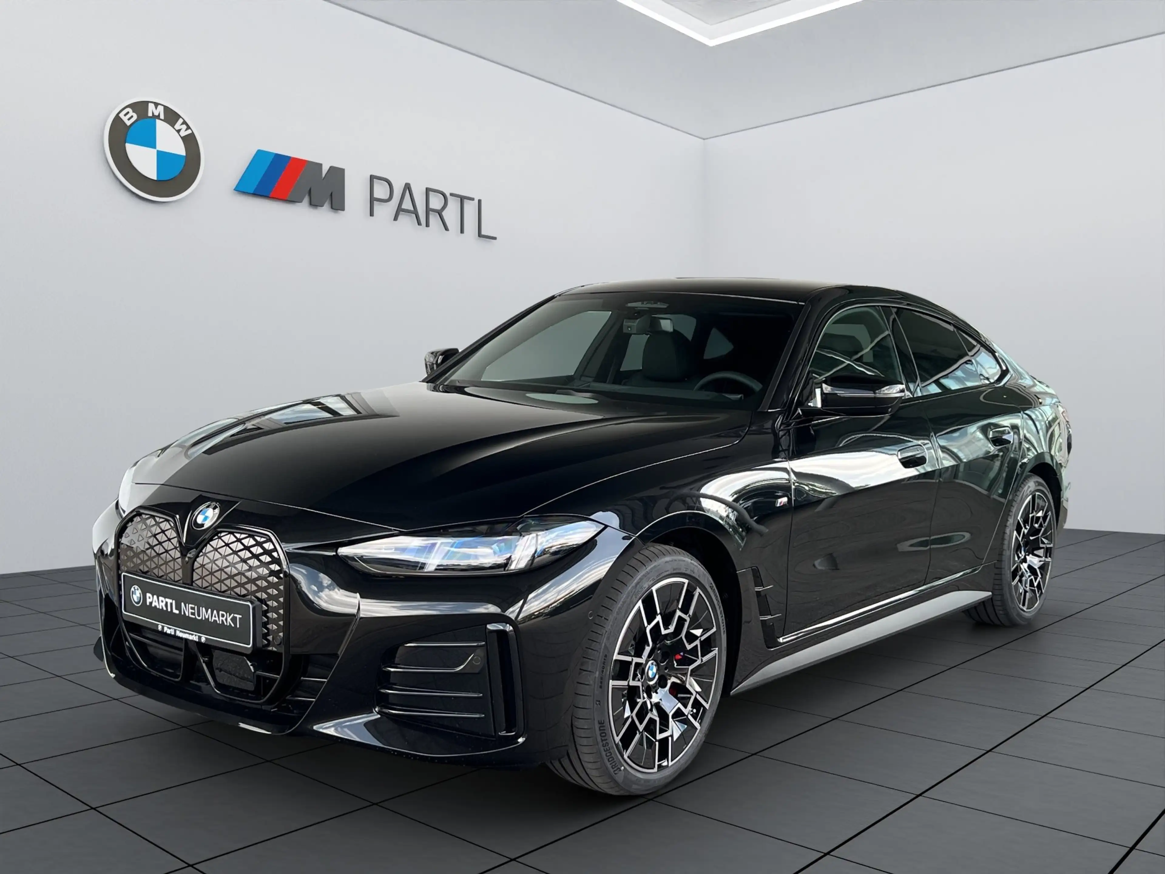 BMW i4 xDrive40 M Sportpaket Pro adapLED AHK HUD ACC