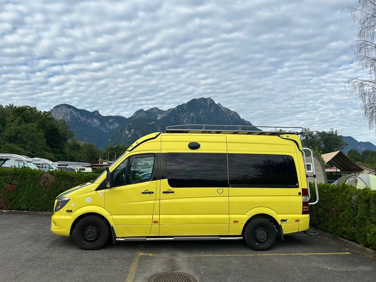 Mercedes-Benz Sprinter Uniek! Voormalig ambulance camper Amarillo - 1