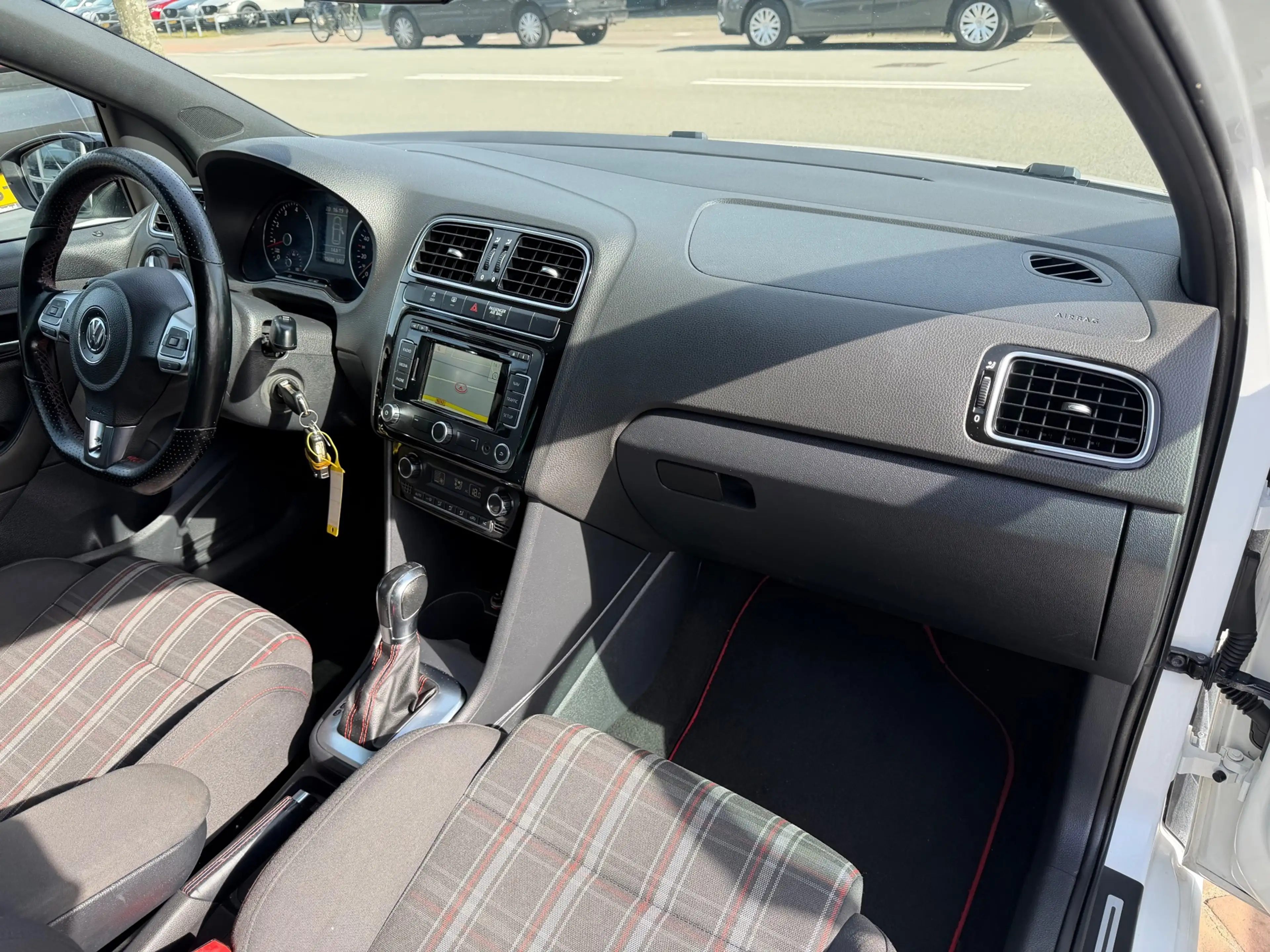 Volkswagen Polo GTI 1.4 TSI Aut/Airco/Cruise/Navi/Nap/Nieuw Apk/2 sleu — photo 13