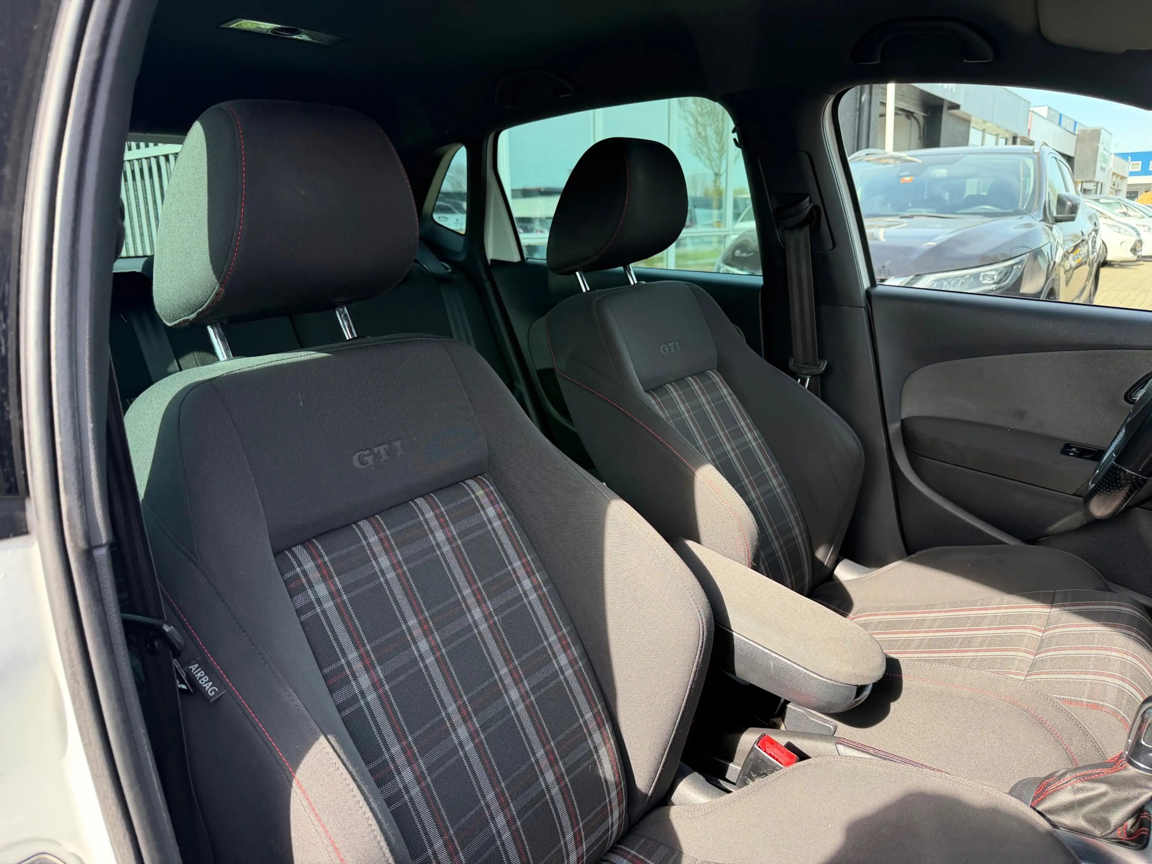 Volkswagen Polo GTI 1.4 TSI Aut/Airco/Cruise/Navi/Nap/Nieuw Apk/2 sleu — photo 12