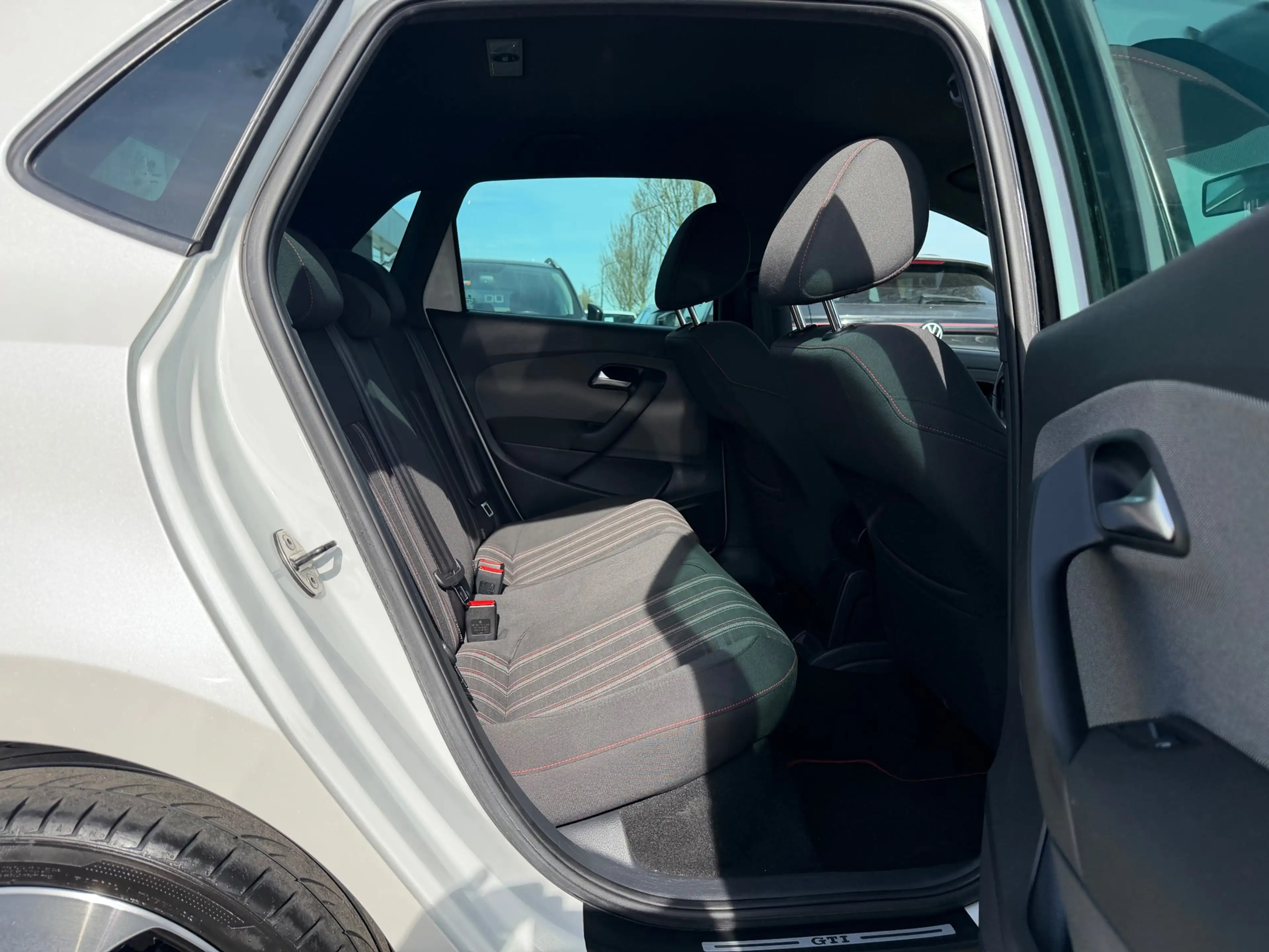 Volkswagen Polo GTI 1.4 TSI Aut/Airco/Cruise/Navi/Nap/Nieuw Apk/2 sleu — photo 10