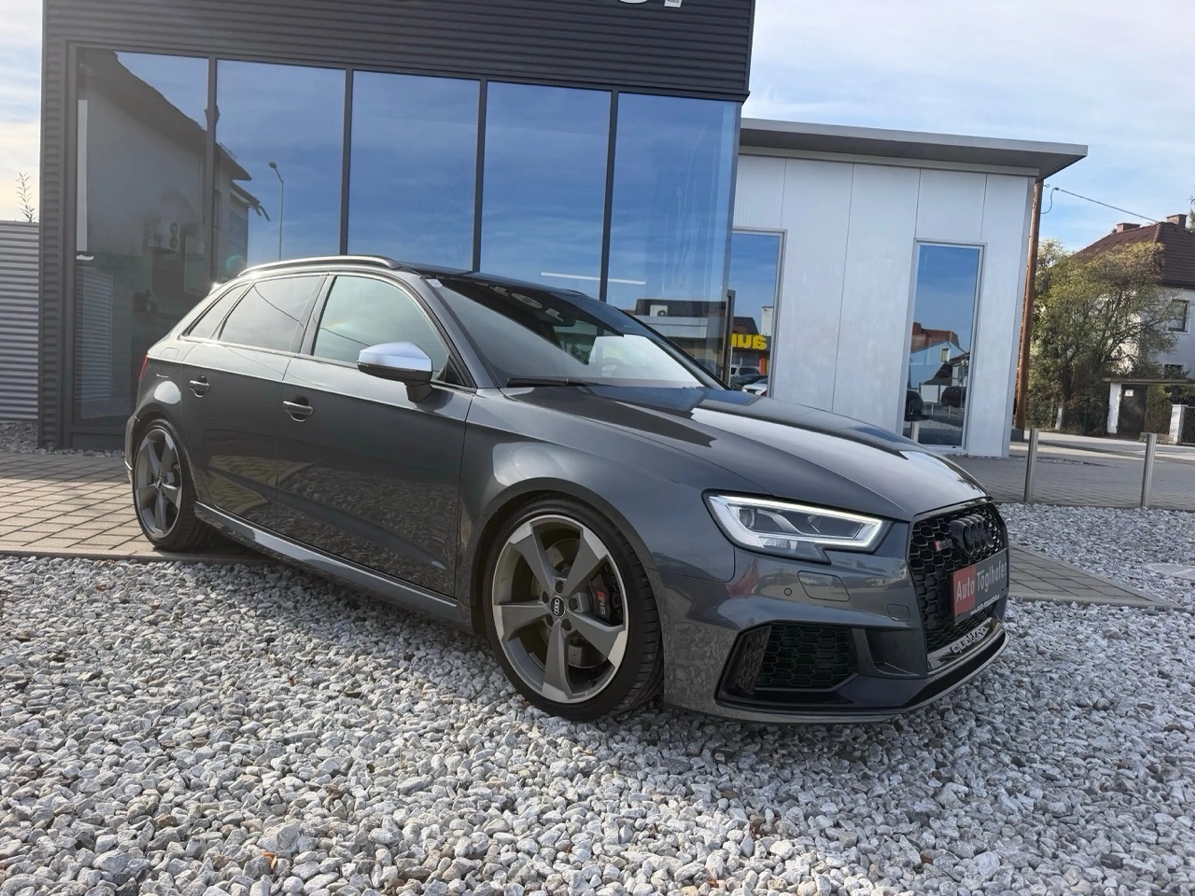 Audi RS3 8V quattro Facelift OHNE OPF Panorama jedes Audi Service B&O RS Design-Paket — photo 3