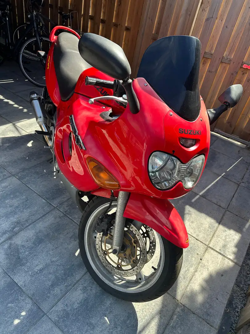 Suzuki GSX 600 Rood - 1