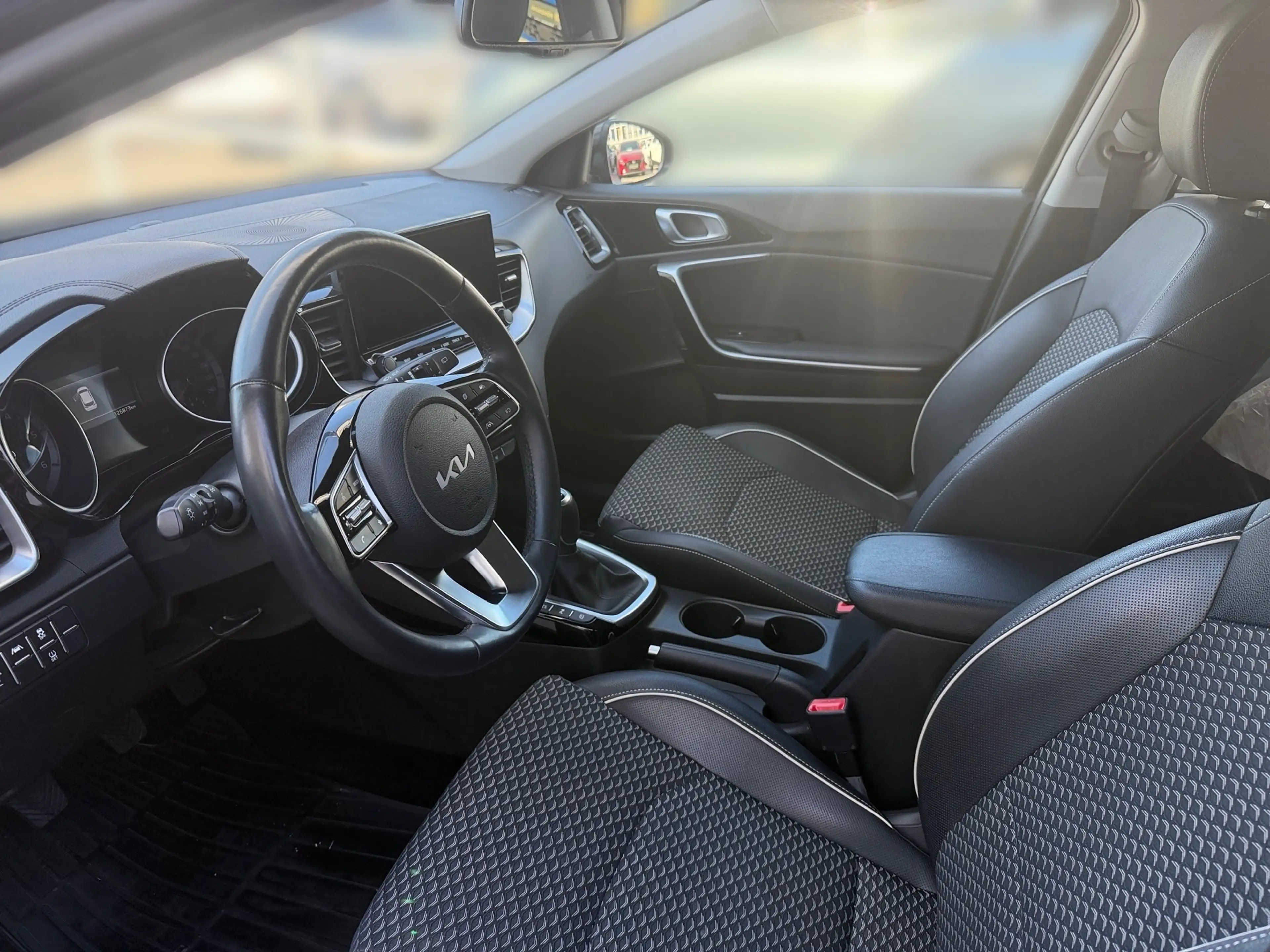 Kia Ceed / cee'd ceed 1,6 CRDi ISG Gold — photo 11
