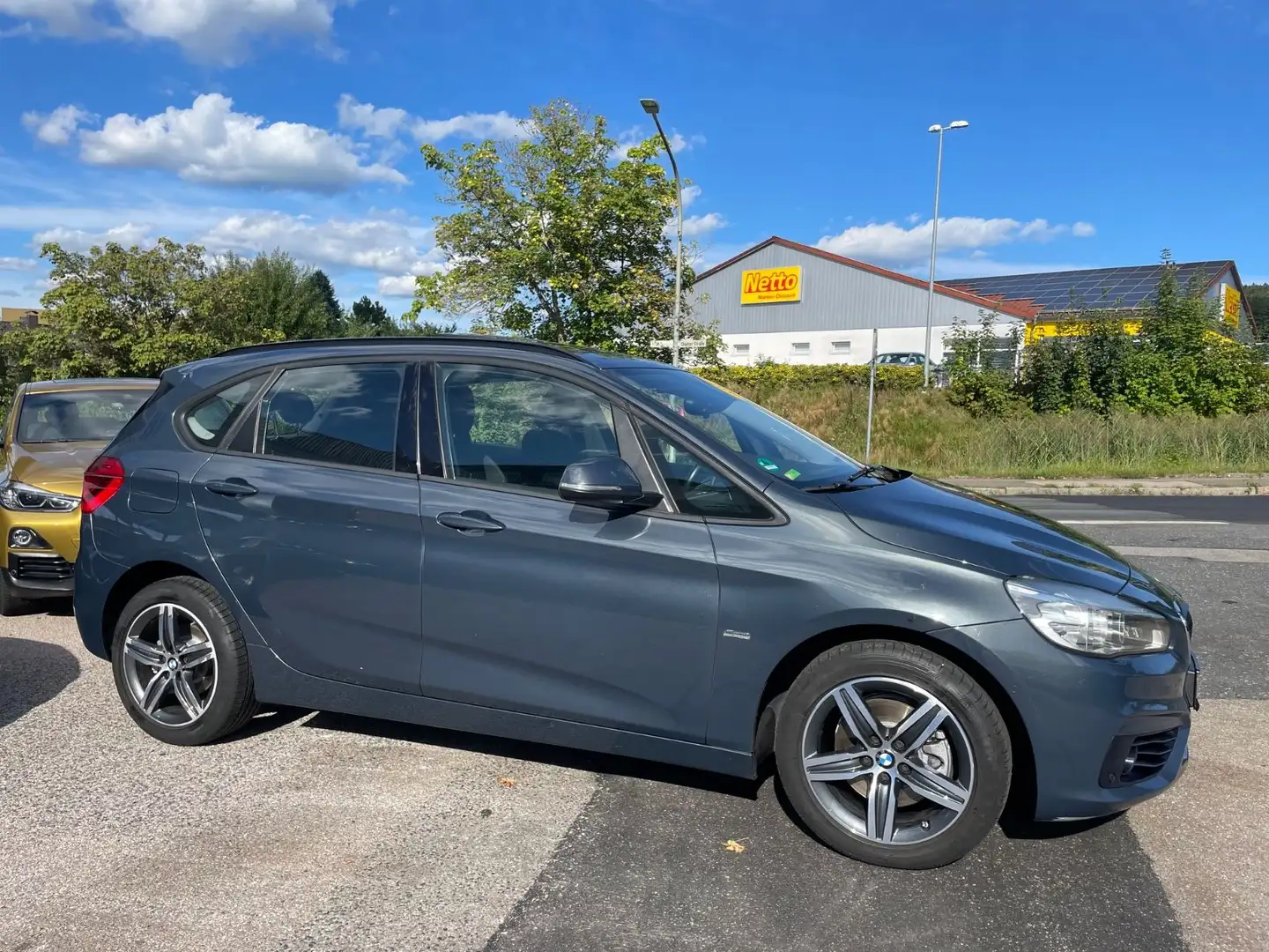 BMW 218 218iA ACTIVE TOURER "SPORT LINE"/NAVI/LED/PANO Grau - 2