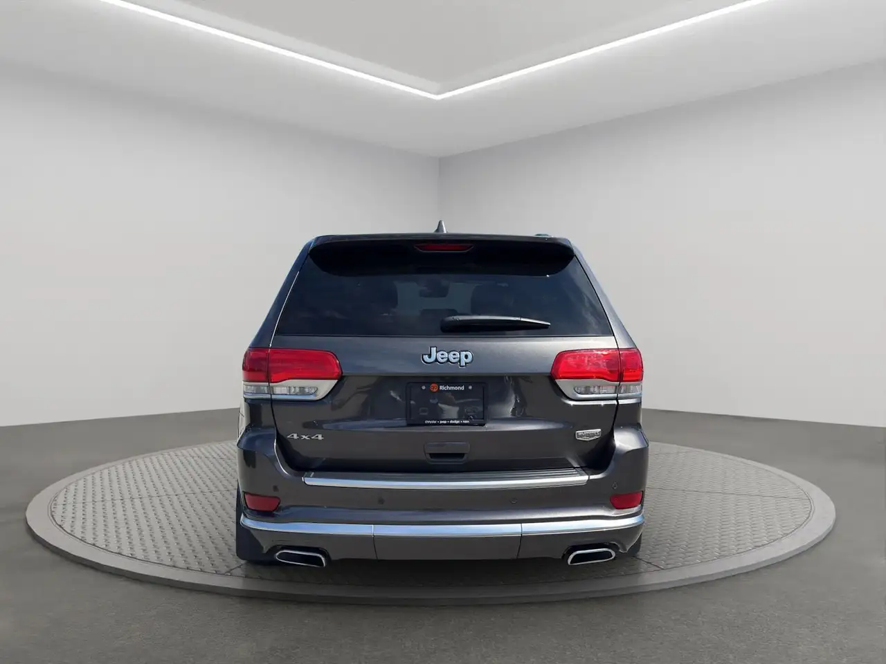 Jeep Grand Cherokee photo Jeep Grand Cherokee